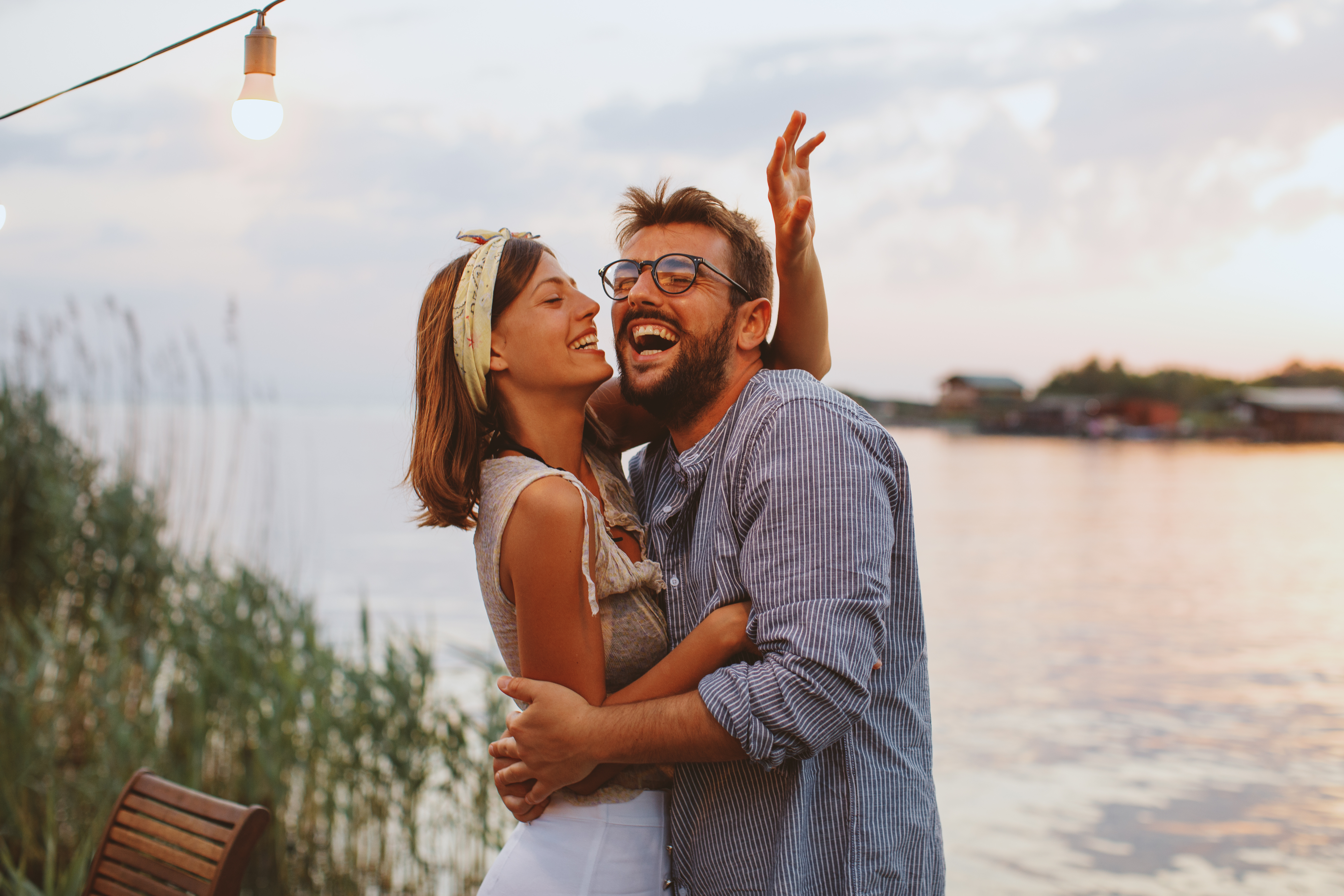 Adobestock 208288747 Paar Flirt Tanzen
